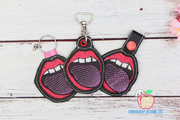 Open Mouth with Tongue ITH Keyfob